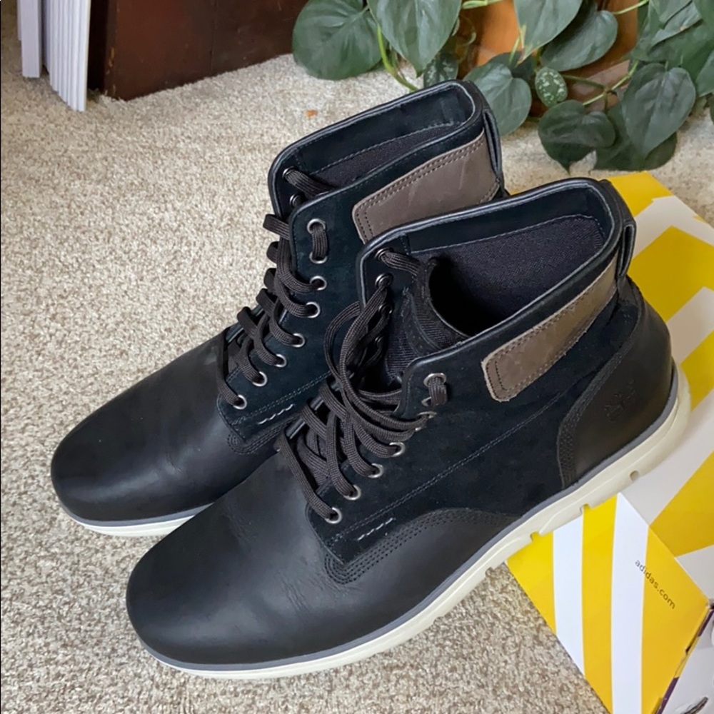 Timberland Bradstreet Leather Chukka Sneaker Boots